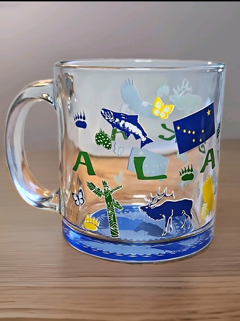 VTG 80s Clear Glass Alaska Animals Decorated Coffee Mug Blue Base 10-18 oz